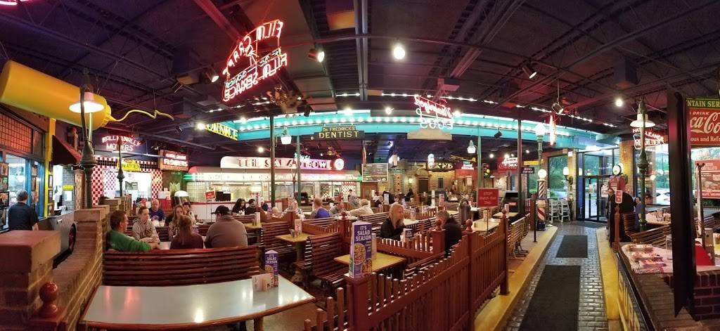 Portillos Hot Dogs | meal takeaway | 134 E Lake St, Bloomingdale, IL 60108, USA | 6303513855 OR +1 630-351-3855