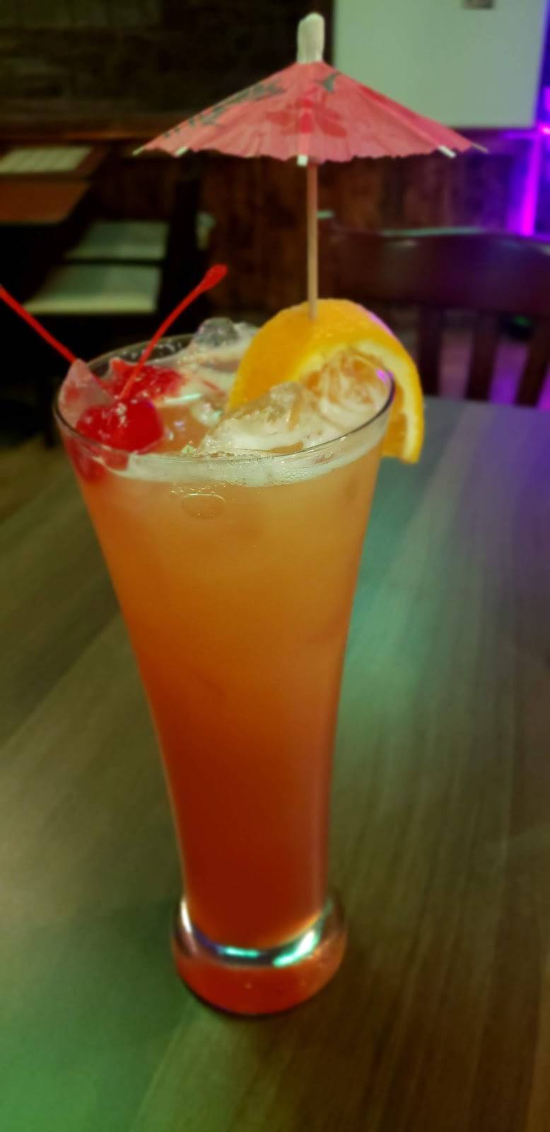 Volcano Bar & Restaurant | restaurant | 1 E 33rd St, Paterson, NJ 07514, USA | 9736896360 OR +1 973-689-6360