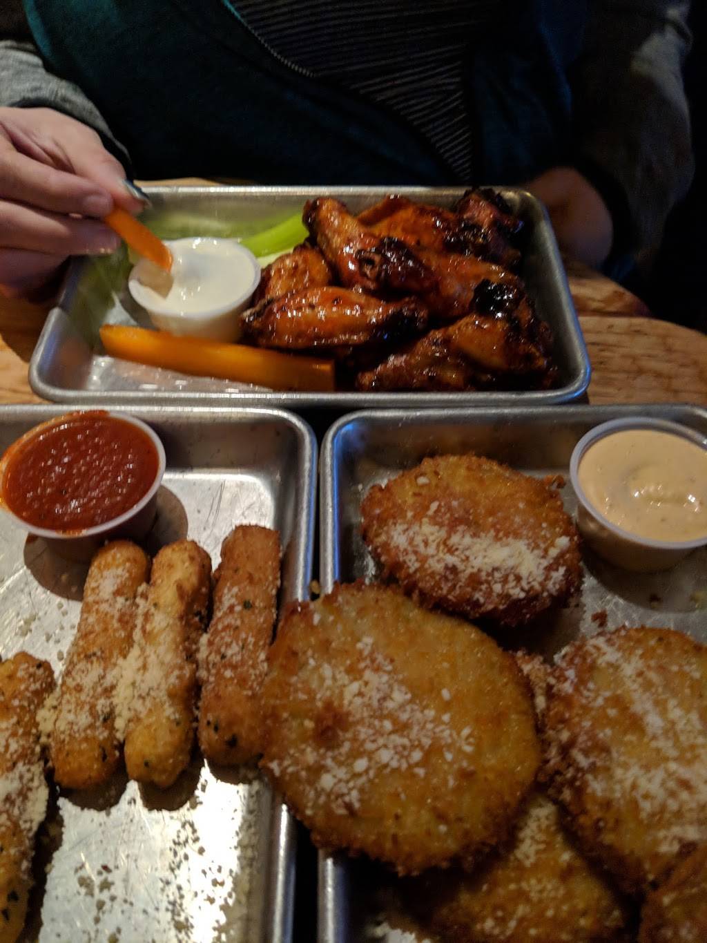 Harleys Smokeshack | restaurant | 355 E 116th St, New York, NY 10029, USA | 2128286723 OR +1 212-828-6723