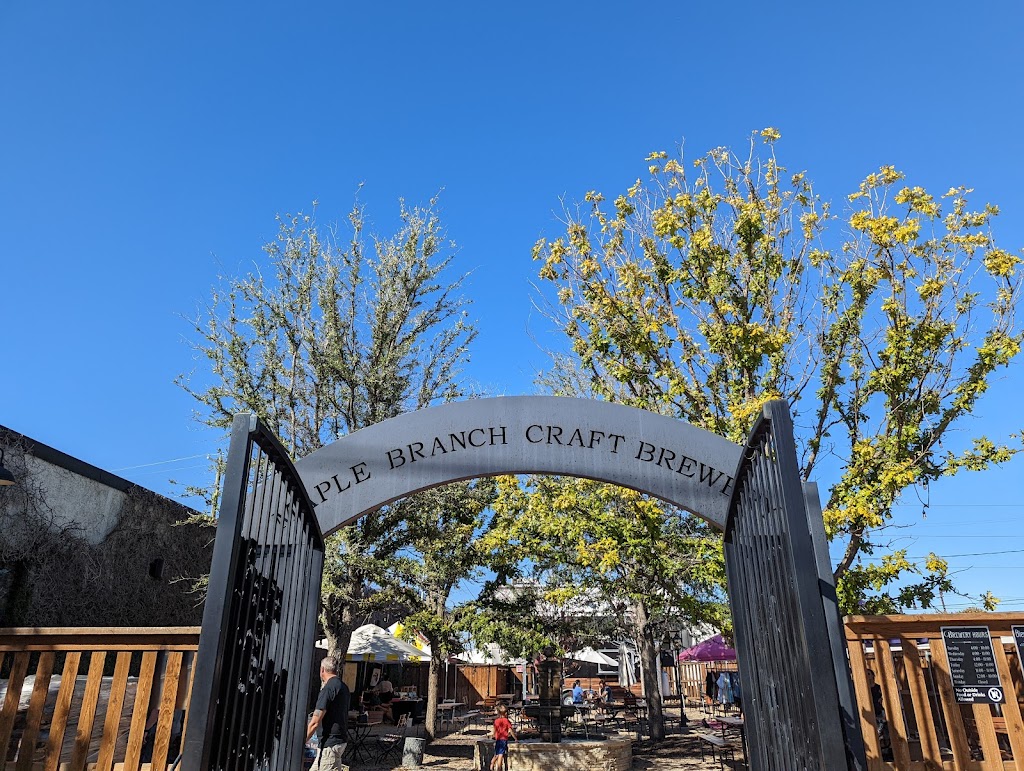 Maple Branch Craft Brewery | restaurant | 2628 Whitmore St, Fort Worth, TX 76107, USA | 8178627007 OR +1 817-862-7007