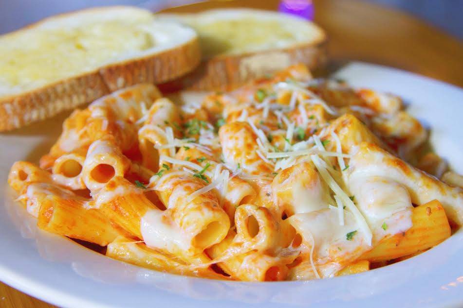 Sammy Perrellas Pizza & Restaurant | meal delivery | 19232 Evans St NW, Elk River, MN 55330, USA | 7637779580 OR +1 763-777-9580