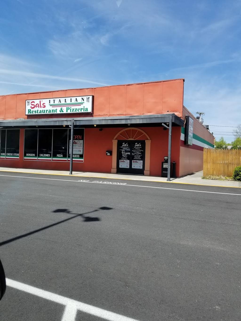 Sals Italian Restaurant & Pizzeria West End Radford | restaurant | 709 W Main St, Radford, VA 24141, USA | 5406399669 OR +1 540-639-9669