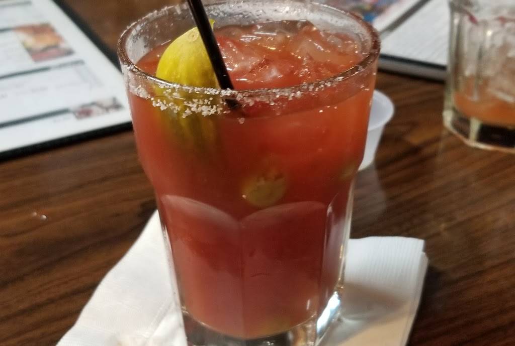 Spare Time Lounge | restaurant | 123 S 4th St, Seward, NE 68434, USA | 4026433898 OR +1 402-643-3898