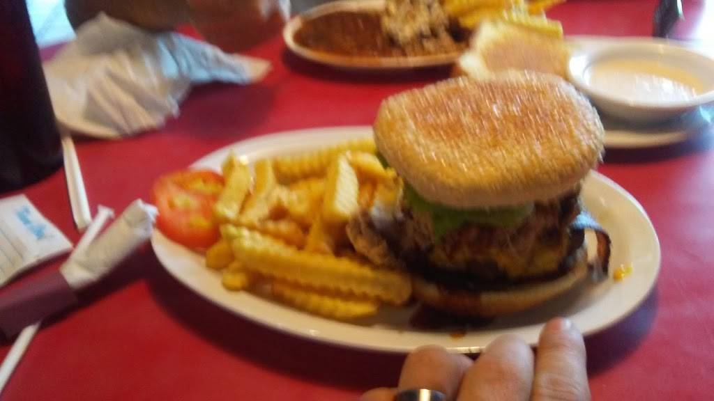 Kens Barbeque | restaurant | 2675 2nd Ave E, Oneonta, AL 35121, USA | 2052747267 OR +1 205-274-7267