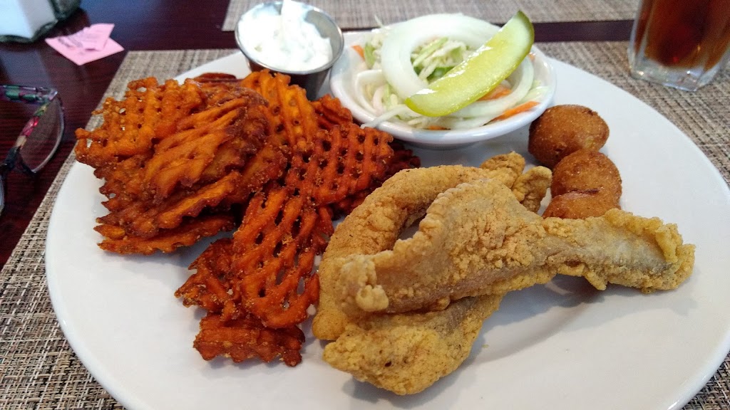 Fox Haven Country Club | restaurant | 1 Country Club Dr, Sikeston, MO 63801, USA | 5734812175 OR +1 573-481-2175