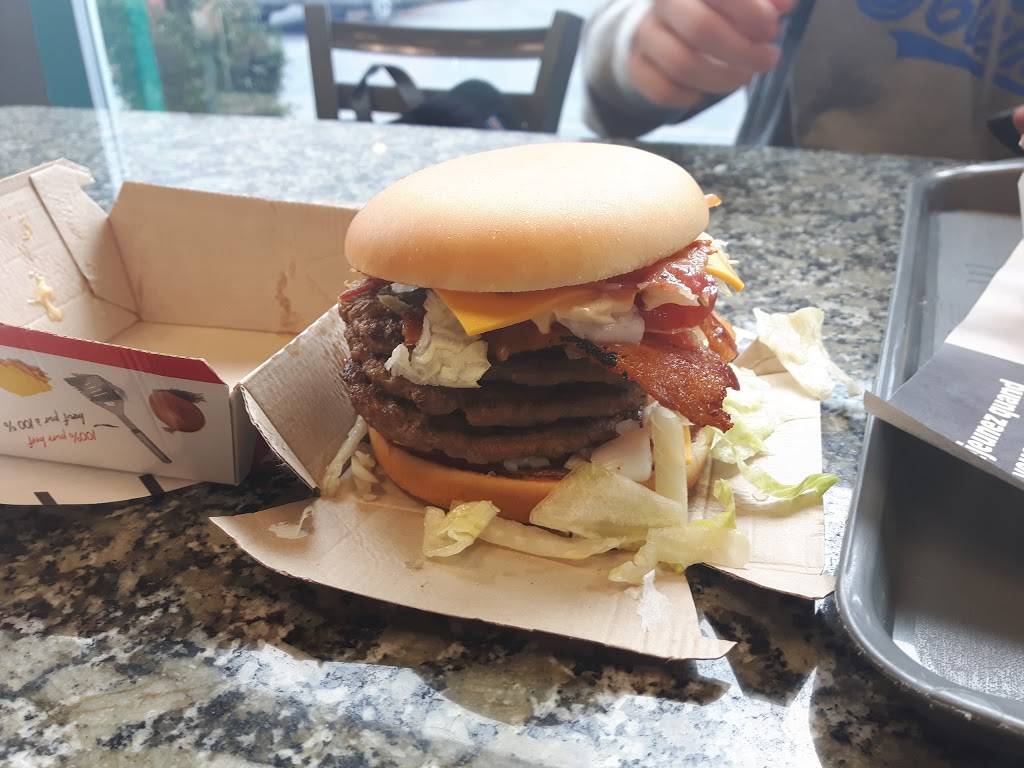 McDonalds | cafe | 797 Boulevard Curé-Labelle, Blainville, QC J7C 3P4, Canada | 4509797131 OR +1 450-979-7131