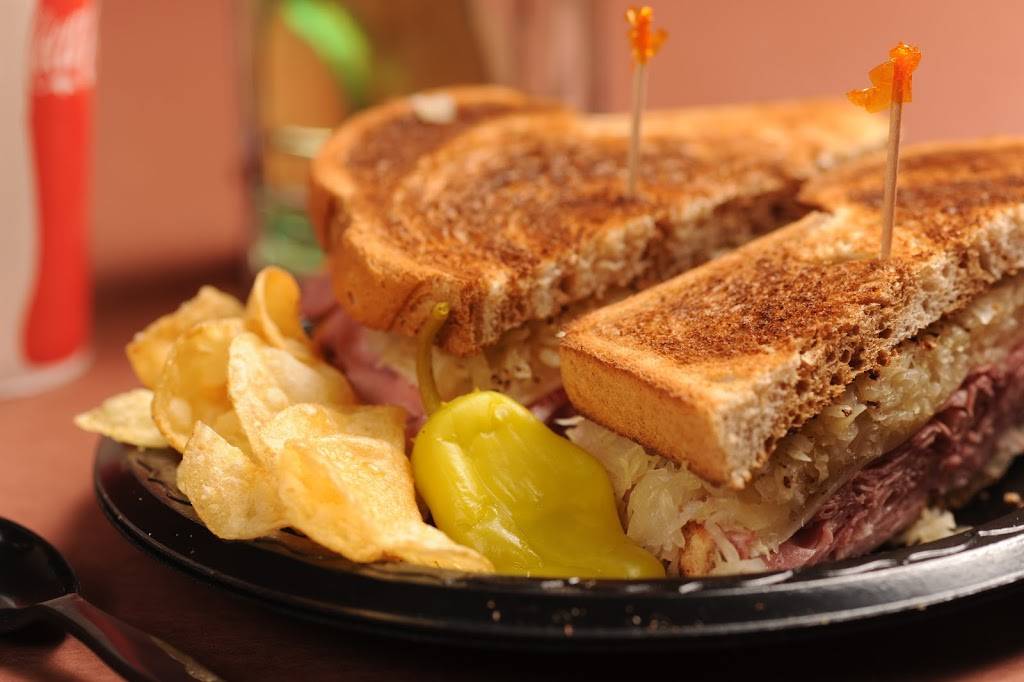 Peppercinis Deli and Catering | meal delivery | 239 E 26th Ave, Anchorage, AK 99503, USA | 9072793354 OR +1 907-279-3354