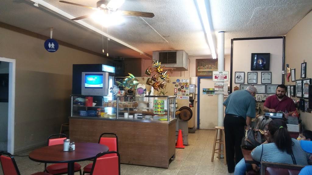 La Victoria | restaurant | 2109 Vance Jackson Rd, San Antonio, TX 78213, USA | 2107366545 OR +1 210-736-6545
