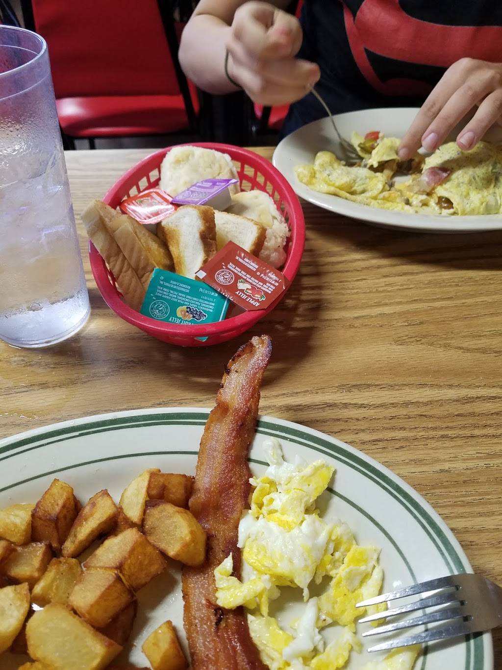 Wilmas Kountry Kitchen | restaurant | 113 N 12th St, Mayfield, KY 42066, USA | 2702479153 OR +1 270-247-9153
