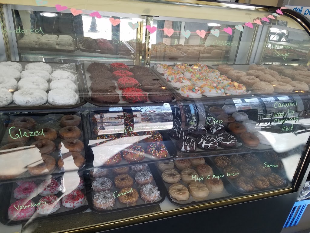 Sweet & Savory Donuts and Bagels, Inc | bakery | 1026A Clement St, Radford, VA 24141, USA | 5408389085 OR +1 540-838-9085