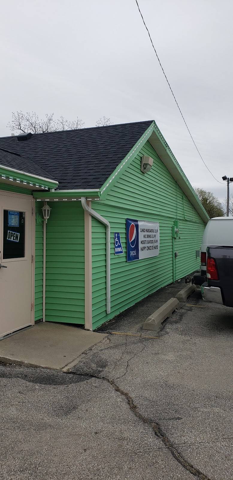 El Paso Mexican Restaurant | restaurant | 197 N Fayette St, El Paso, IL 61738, USA | 3095274404 OR +1 309-527-4404