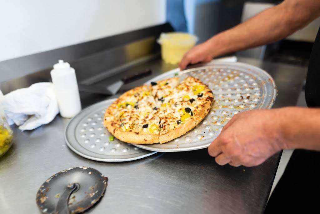 Milanos Pizza | restaurant | 101 E Main St, Gun Barrel City, TX 75156, USA | 9038872275 OR +1 903-887-2275