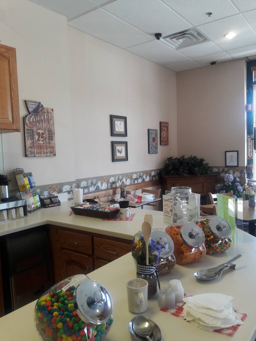 Dottys | restaurant | 604 Randall Rd, South Elgin, IL 60177, USA | 6305787007 OR +1 630-578-7007