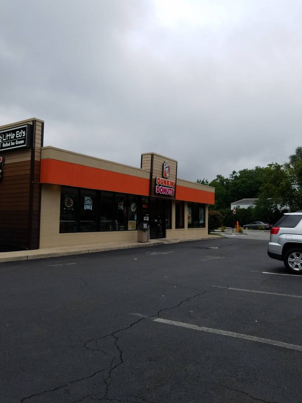 Dunkin | cafe | 2618 Easton Rd, Willow Grove, PA 19090, USA | 2154421602 OR +1 215-442-1602