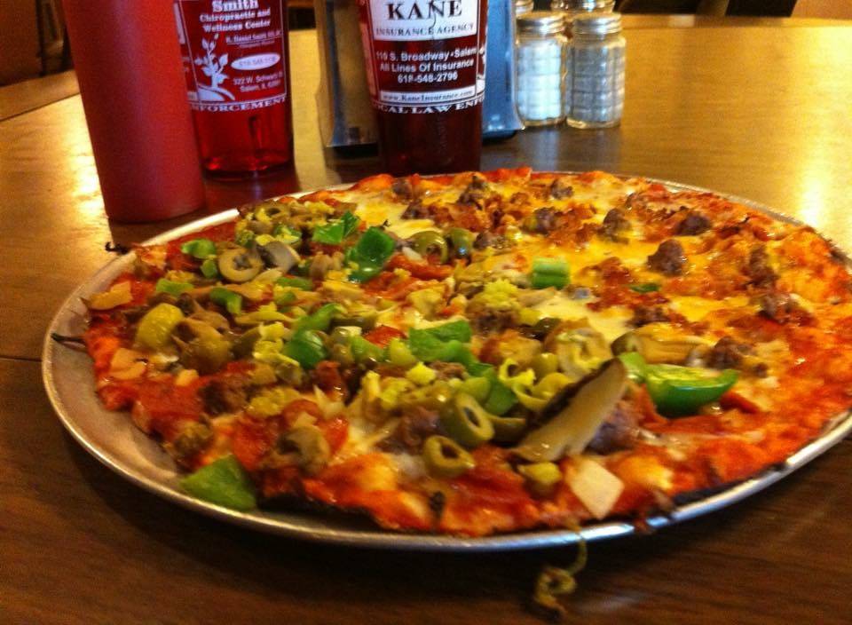 Pizza Man of Salem | restaurant | 1413 W Main St, Salem, IL 62881, USA | 6185485331 OR +1 618-548-5331