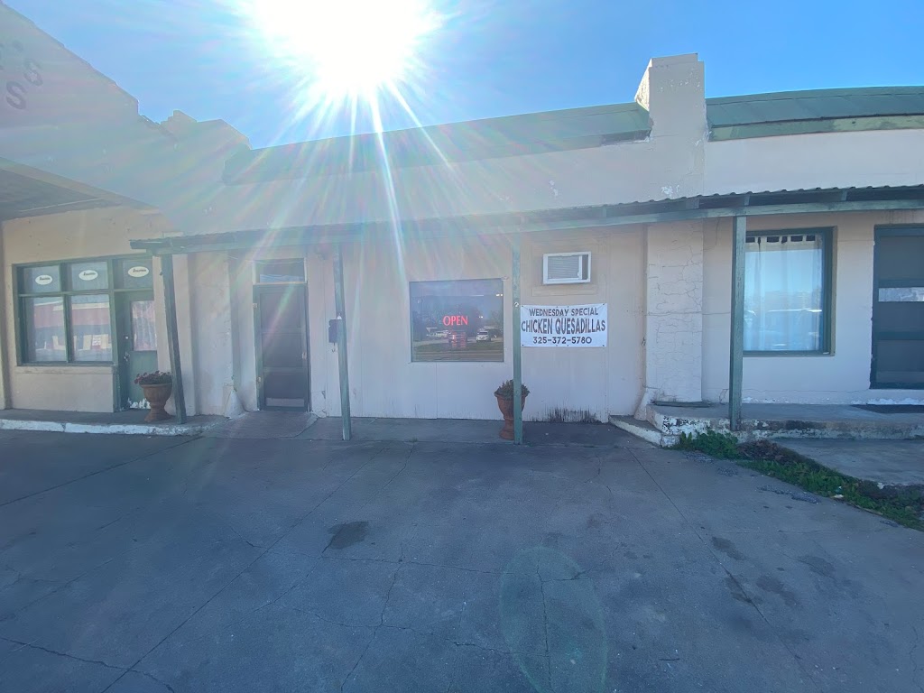 Commies Tacos | restaurant | 101 W Wallace St, San Saba, TX 76877, USA | 3253725780 OR +1 325-372-5780