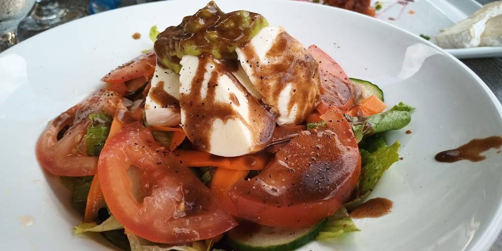 Restaurant Janick | restaurant | 995 Rue Richelieu, Beloeil, QC J3G 4P8, Canada | 4507141066 OR +1 450-714-1066