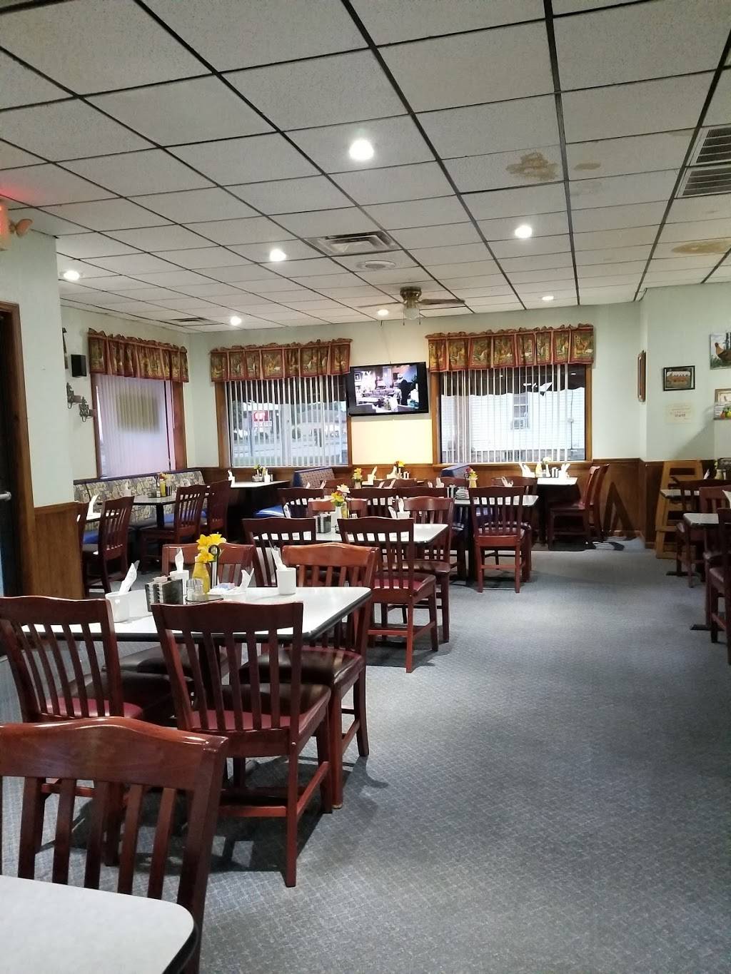 Brighton Family Restaurant | restaurant | 300 N Maple St, Brighton, IL 62012, USA | 6183723567 OR +1 618-372-3567