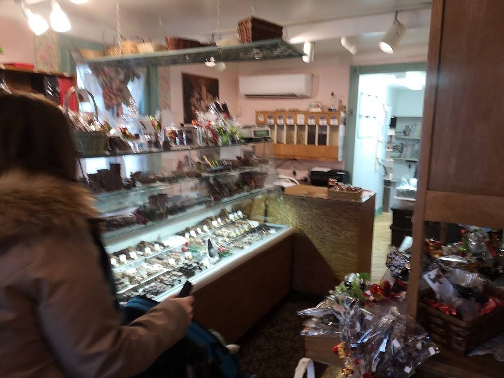 Chocolaterie Volupte | restaurant | 630 Montée Sainte-Julie, Sainte-Julie, QC J3E 1W8, Canada | 4506498674 OR +1 450-649-8674