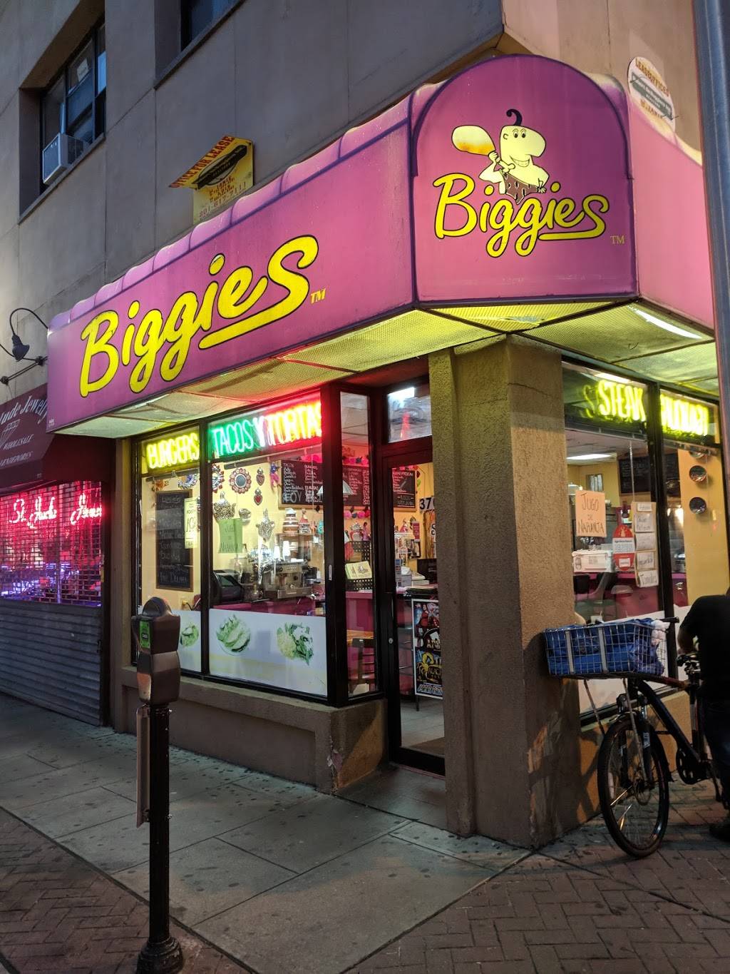Biggies | restaurant | 3700 Bergenline Ave, Union City, NJ 07087, USA | 2016013822 OR +1 201-601-3822