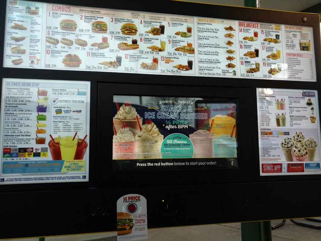 Sonic Drive-In | restaurant | 603 Spruce St, Macon, MO 63552, USA | 6603853613 OR +1 660-385-3613