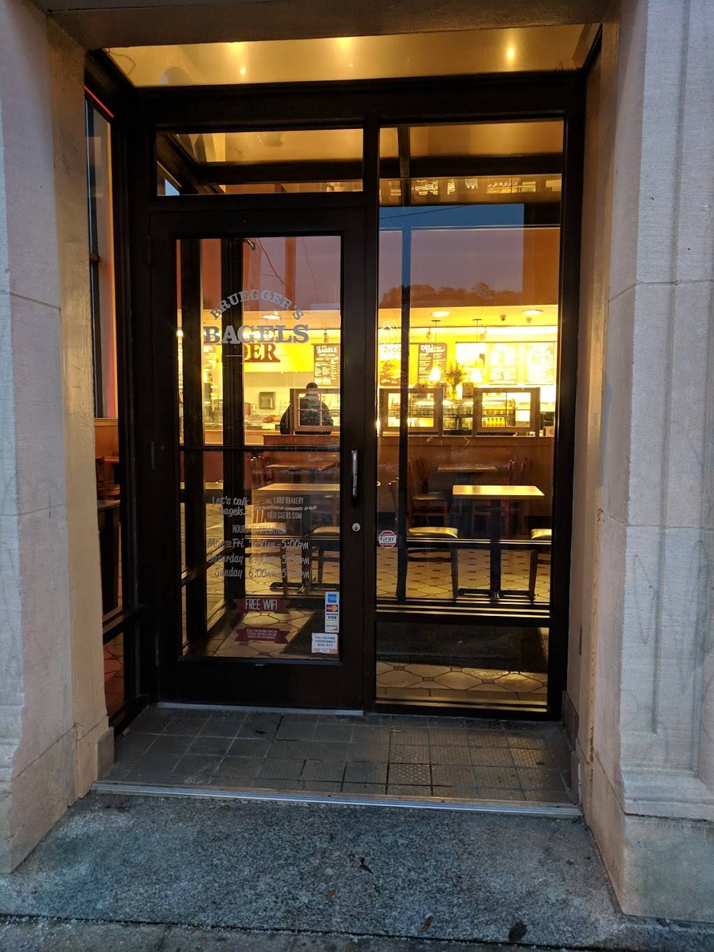 Brueggers Bagels | bakery | 626 9th St, Durham, NC 27705, USA | 9192864900 OR +1 919-286-4900