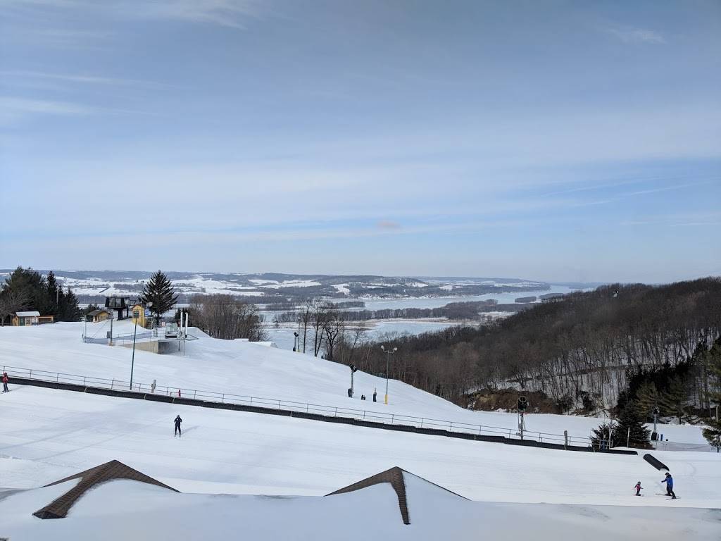 Chestnut Mountain Resort | restaurant | 8700 W Chestnut Mountain Rd, Galena, IL 61036, USA | 8003971320 OR +1 800-397-1320