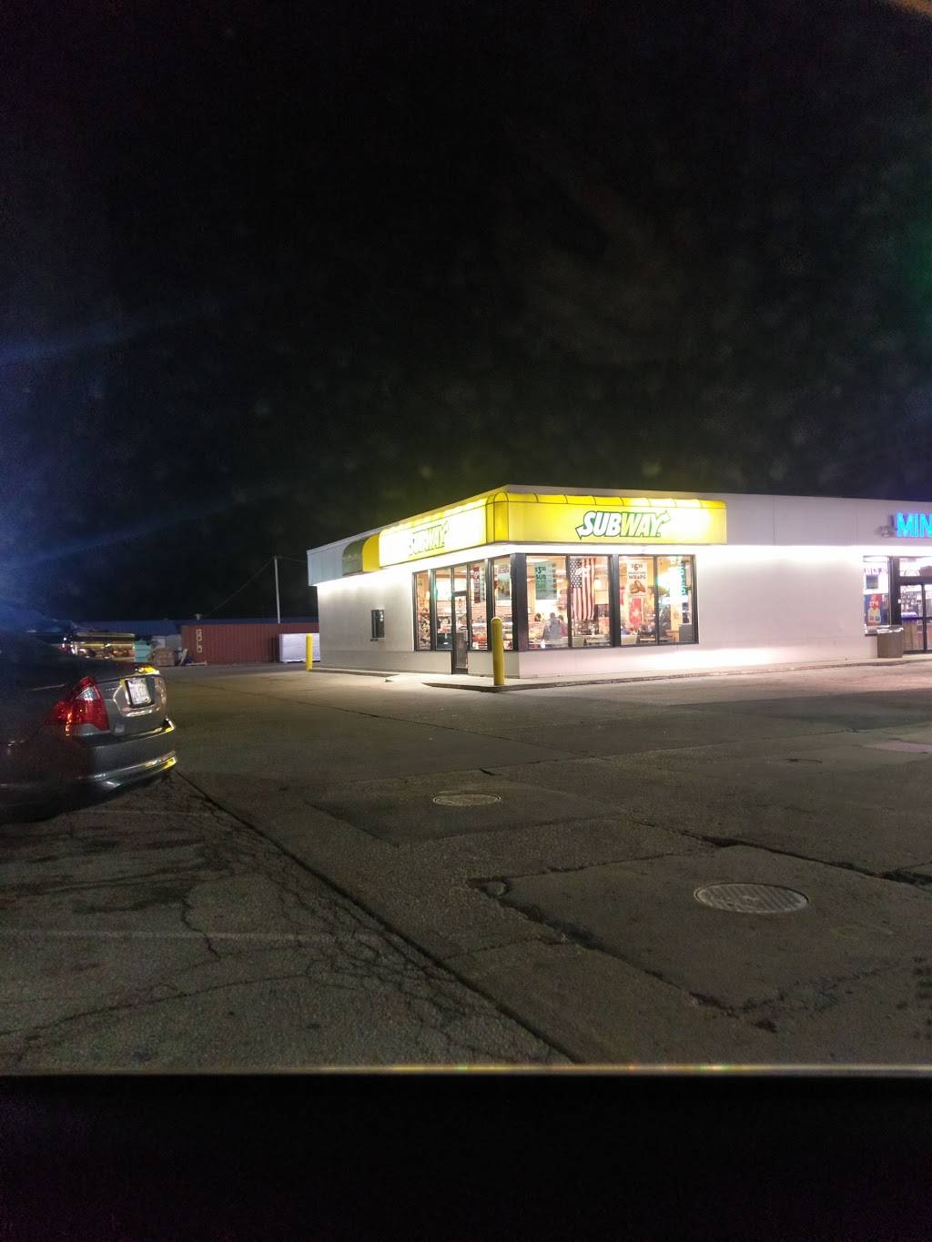 Subway | restaurant | 670 W Main St, El Paso, IL 61738, USA | 3095277827 OR +1 309-527-7827