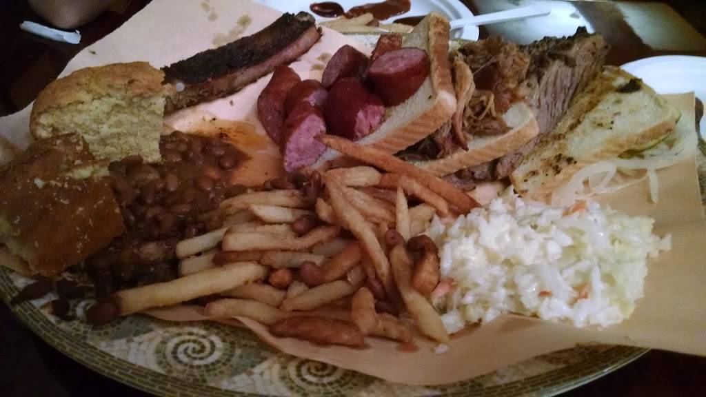 Bourbon BBQ Supply | restaurant | 27 E 33rd St, Paterson, NJ 07514, USA | 2014444744 OR +1 201-444-4744
