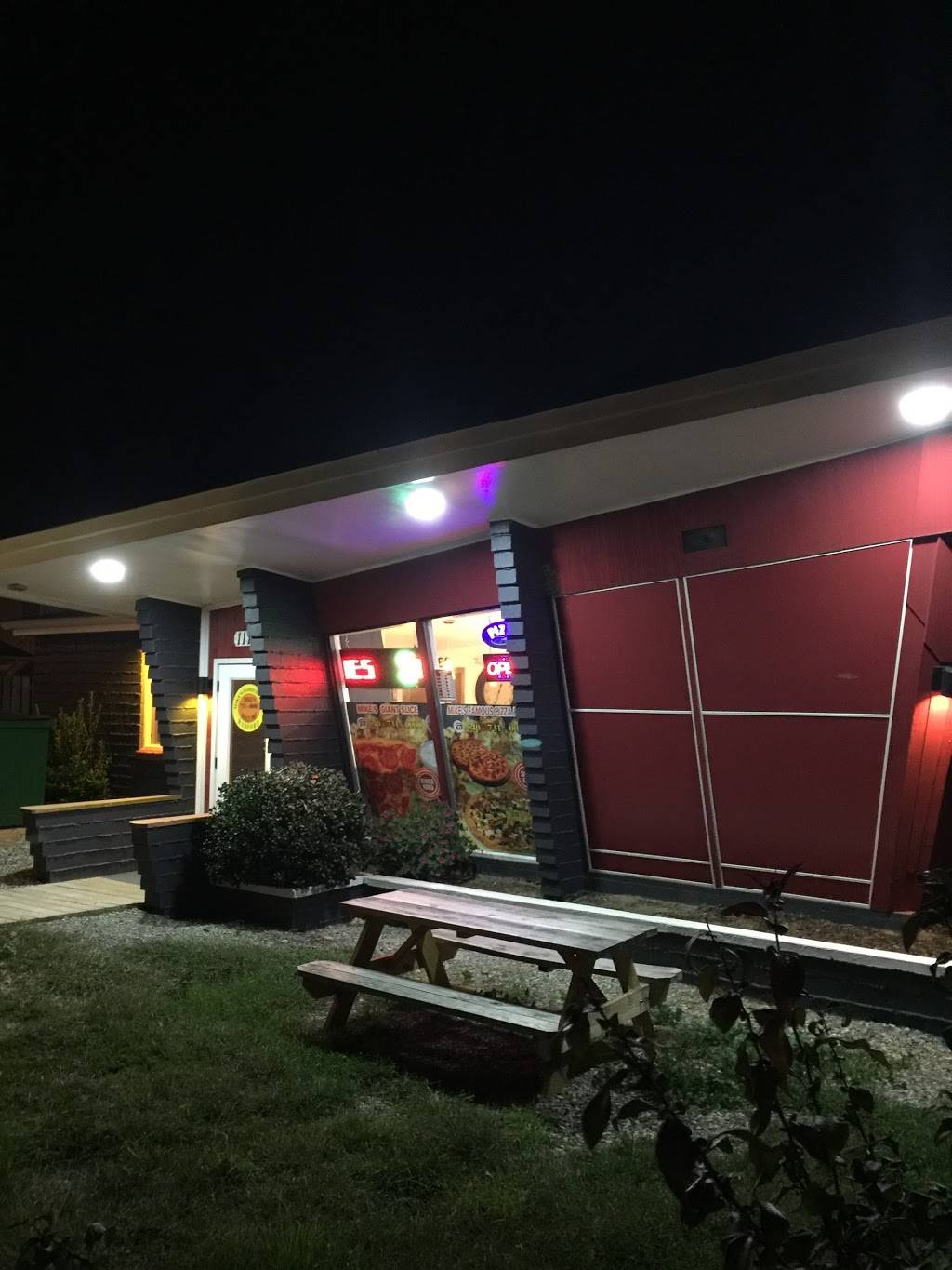 Mikes Pizza | meal delivery | 1116 Grove Ave, Radford, VA 24141, USA | 5407310000 OR +1 540-731-0000