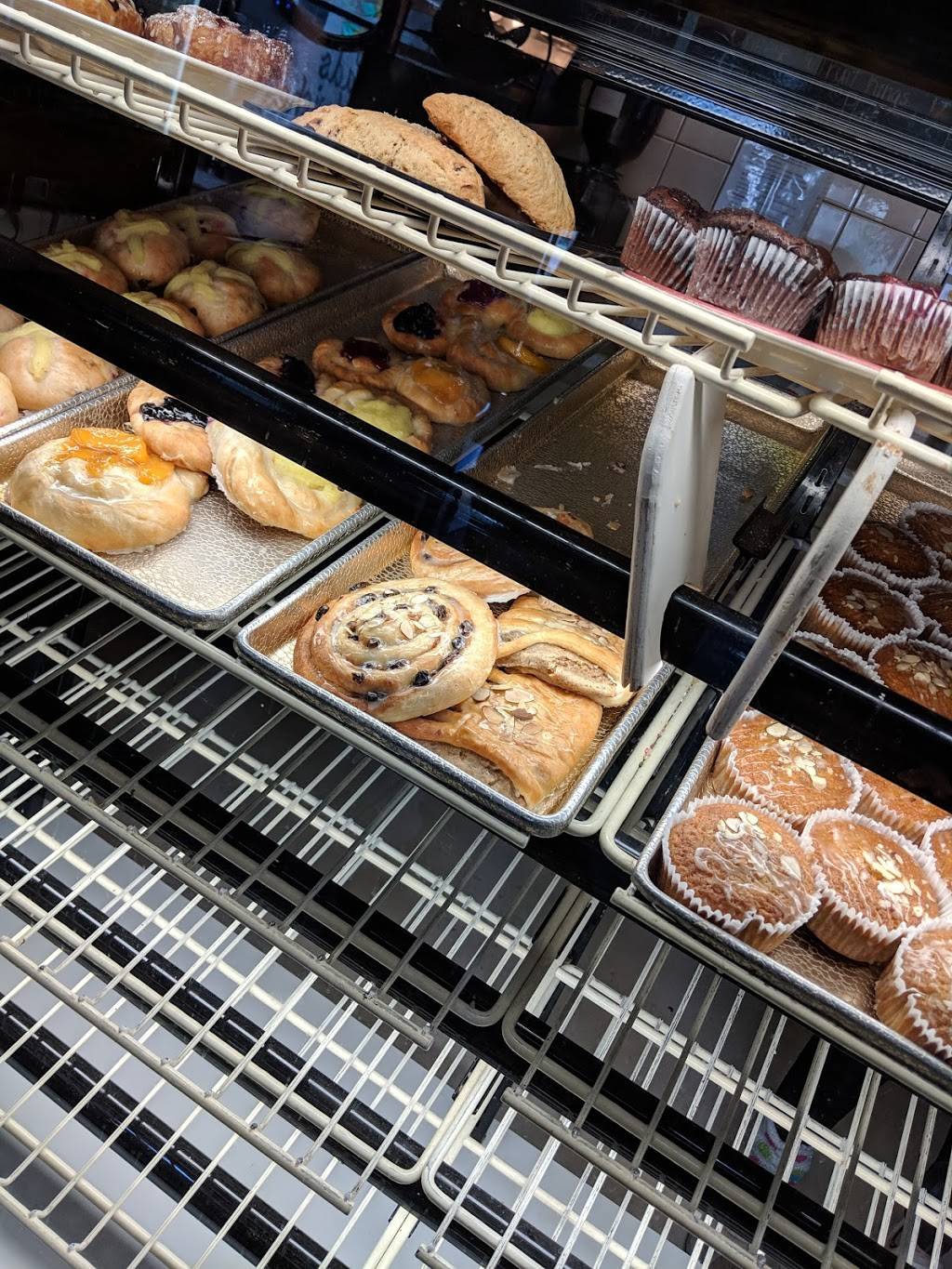 Bear Claw Bakery & Cafe | bakery | 2340 San Pablo Ave, Pinole, CA 94564, USA | 5107243105 OR +1 510-724-3105