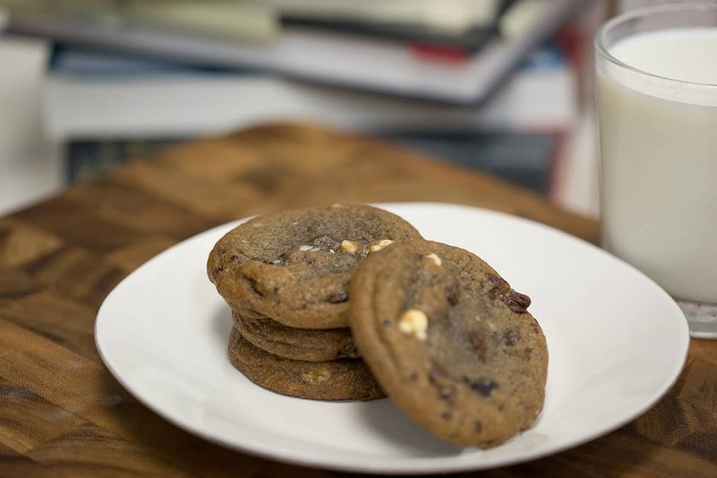 Hot Box Cookies | bakery | 9 N Central Ave, Clayton, MO 63105, USA | 3143968682 OR +1 314-396-8682
