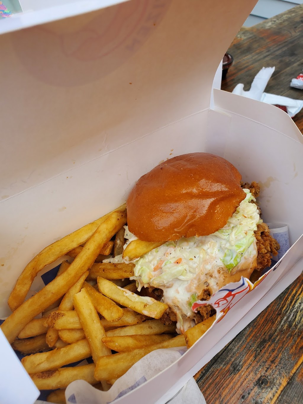 Citizen Chicken & Donuts | restaurant | 625 New Park Ave, West Hartford, CT 06110, USA | 8609968500 OR +1 860-996-8500