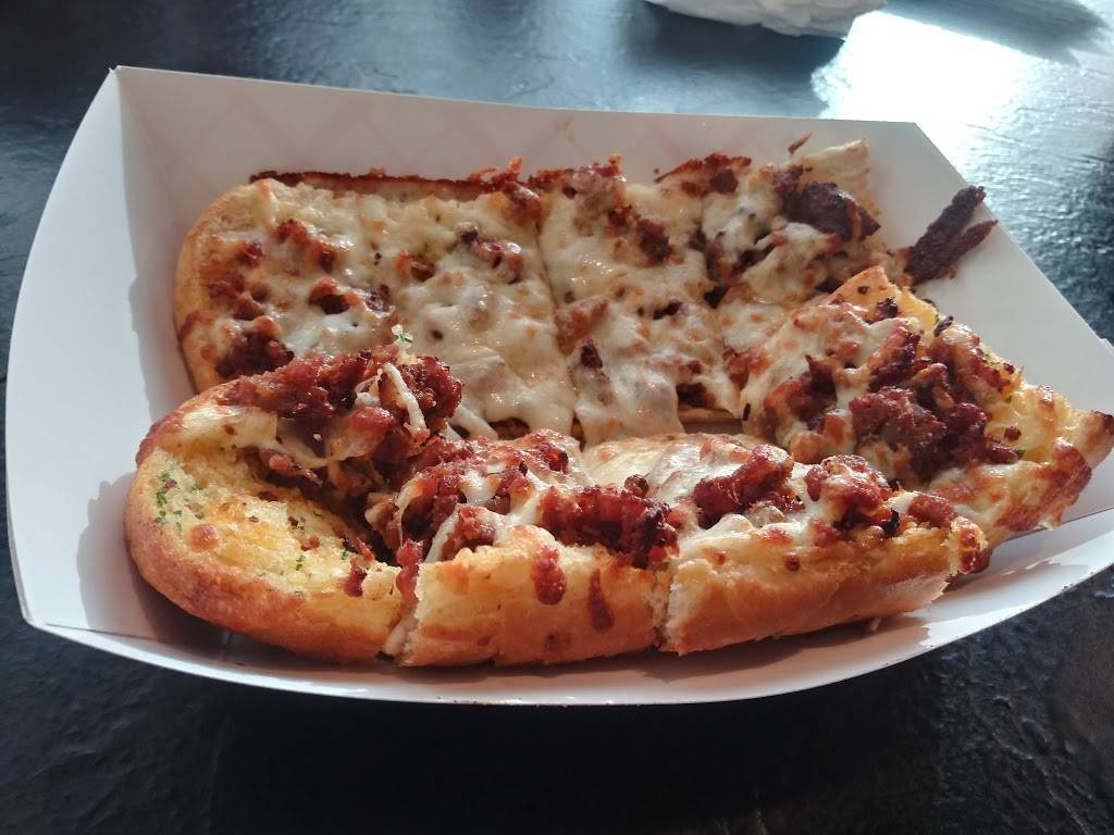 Mancinos Pizza & Grinders | restaurant | 6650 Centers Dr, Holland, OH 43528, USA | 4198653535 OR +1 419-865-3535