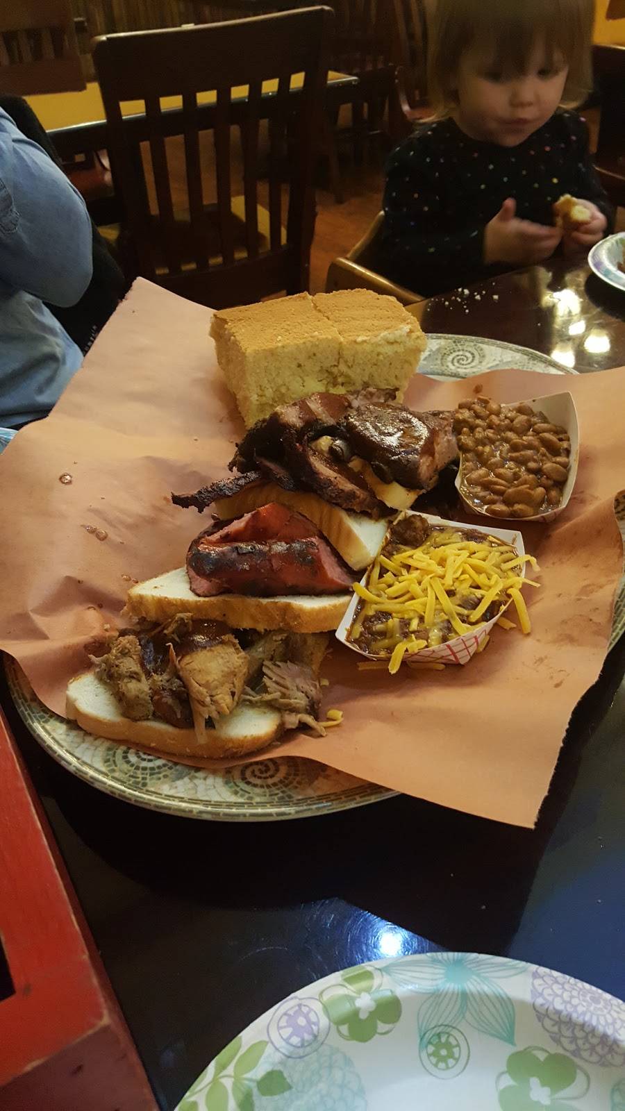Bourbon BBQ Supply | restaurant | 27 E 33rd St, Paterson, NJ 07514, USA | 2014444744 OR +1 201-444-4744