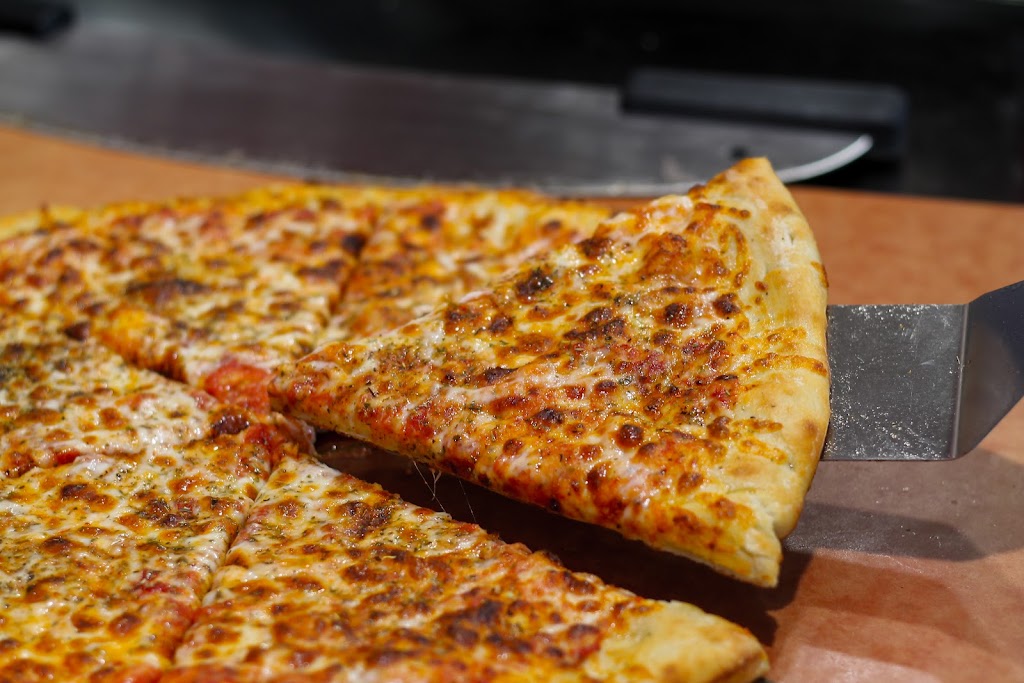 Rias Pizzeria | restaurant | 125 Newport Ave, East Providence, RI 02916, USA | 4013735717 OR +1 401-373-5717