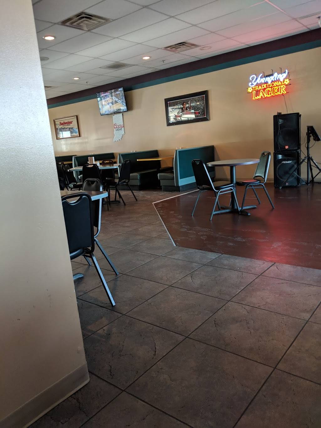 Pine Valley Bar & Grill | restaurant | 2914 E Dupont Rd, Fort Wayne, IN 46825, USA | 2604909464 OR +1 260-490-9464