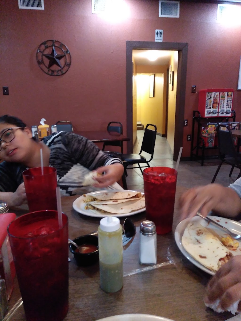 Kevins Cafe | cafe | 504 E Zavala St, Crystal City, TX 78839, USA | 8303749127 OR +1 830-374-9127