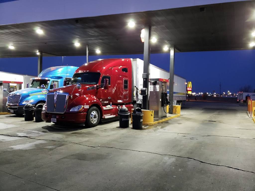 Flying J Travel Center | restaurant | 825 North Loop Road, Sullivan, MO 63080, USA | 5738608880 OR +1 573-860-8880