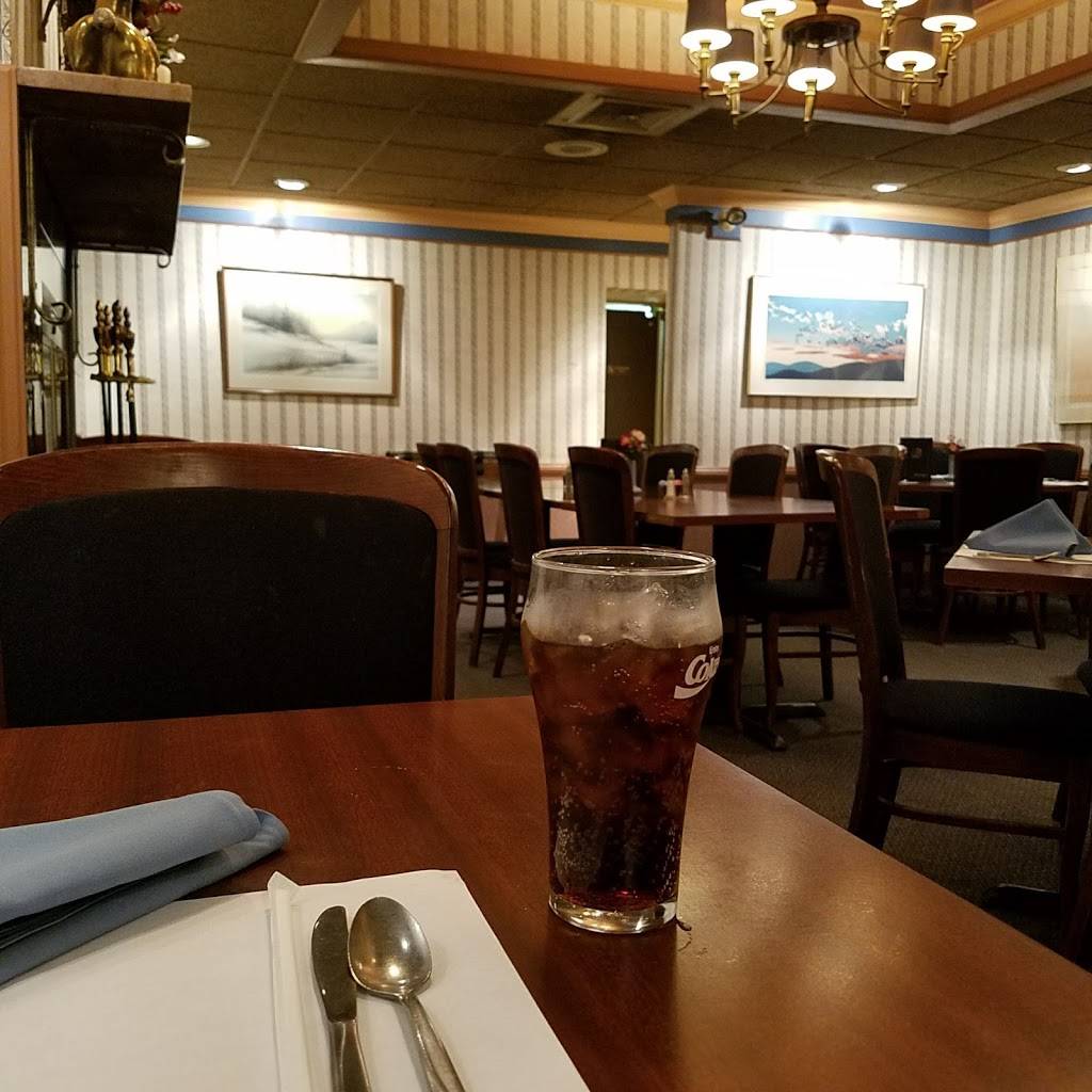 Alexanders | restaurant | 720 Merchant St, Ambridge, PA 15003, USA | 7242663115 OR +1 724-266-3115