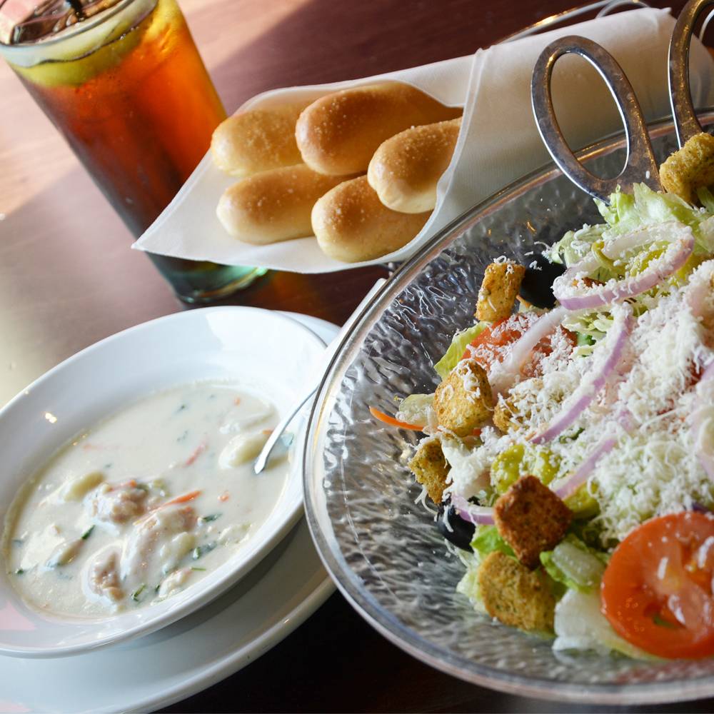 Olive Garden Italian Restaurant | meal takeaway | 6367 E State St, Rockford, IL 61108, USA | 8153993176 OR +1 815-399-3176