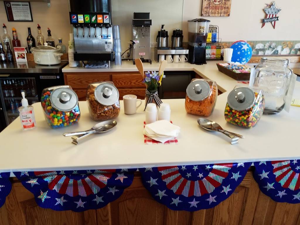Dottys | restaurant | 604 Randall Rd, South Elgin, IL 60177, USA | 6305787007 OR +1 630-578-7007