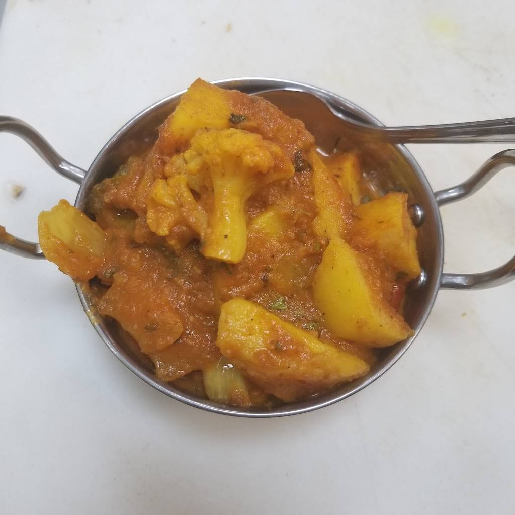 Bombay Boys Indian Cuisine | restaurant | 443 The Queensway S, Keswick, ON L4P 3J4, Canada | 9056576696 OR +1 905-657-6696