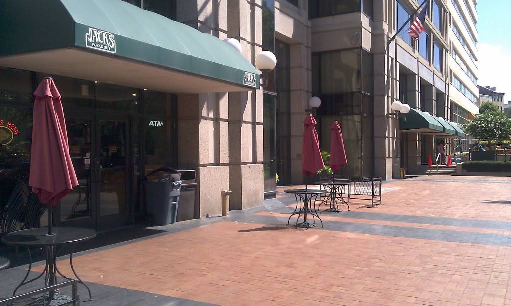Jacks Famous Deli | meal takeaway | 625 Indiana Ave NW, Washington, DC 20004, USA | 2023478482 OR +1 202-347-8482