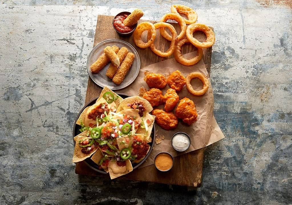 Buffalo Wild Wings | meal takeaway | 101 W E 29th St A, Pittsburg, KS 66762, USA | 6202325737 OR +1 620-232-5737