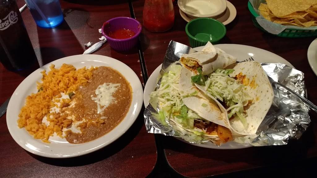 El Paso Mexican Restaurant | restaurant | 197 N Fayette St, El Paso, IL 61738, USA | 3095274404 OR +1 309-527-4404