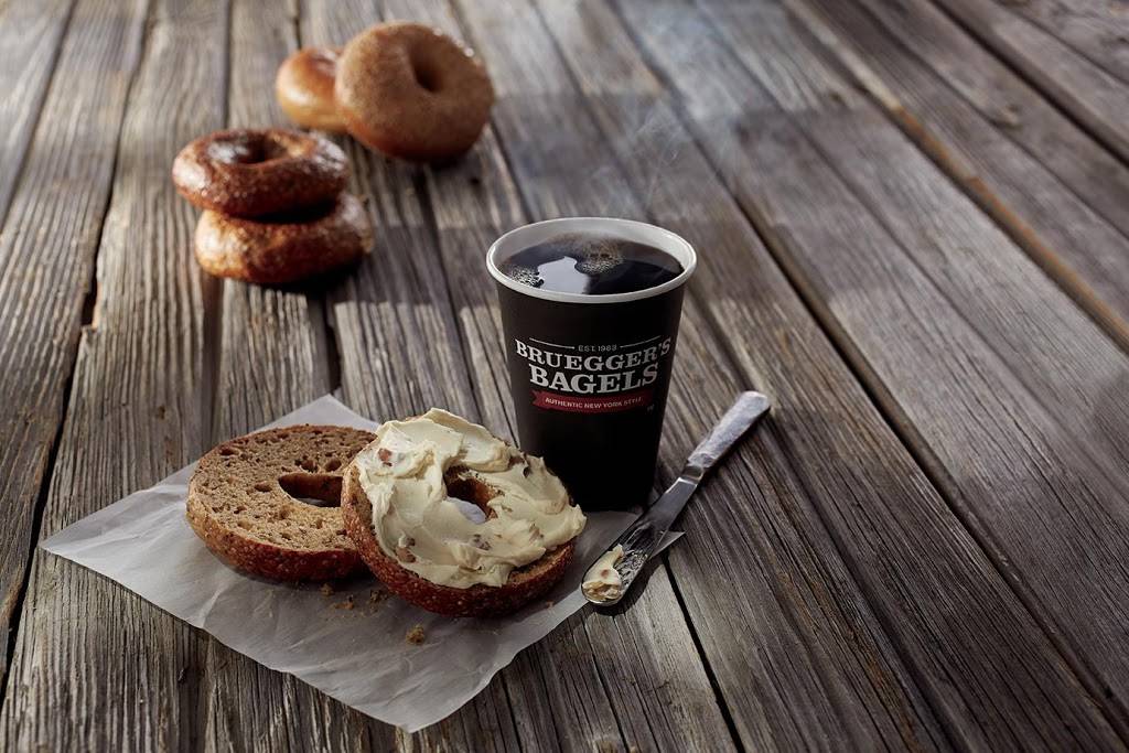 Brueggers Bagels | bakery | 626 9th St, Durham, NC 27705, USA | 9192864900 OR +1 919-286-4900