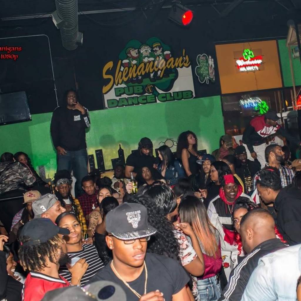 Shenanigans Irish Pub | night club | 303 W 3rd St, Davenport, IA 52801, USA | 5633230650 OR +1 563-323-0650