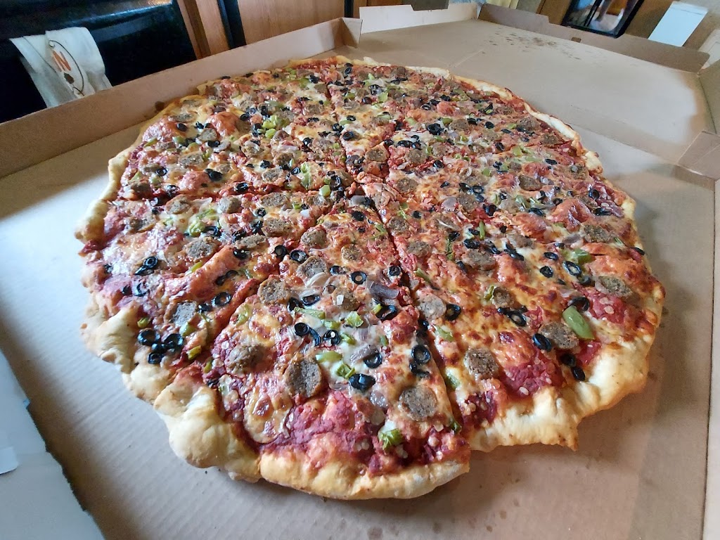 Dalouies Pizza | restaurant | 43 Ellis St, Repton, AL 36475, USA | 2512482006 OR +1 251-248-2006