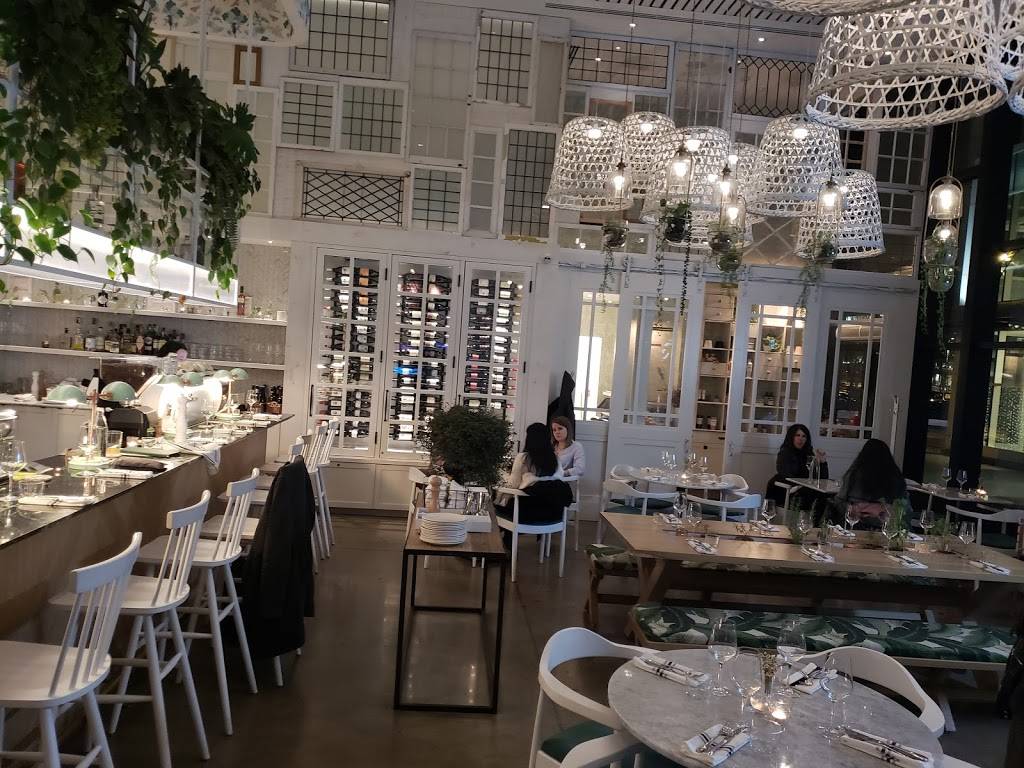 LOV | restaurant | 140 Promenade Du Centropolis, Laval, QC H7T 2Z6, Canada | 5142871155 OR +1 514-287-1155